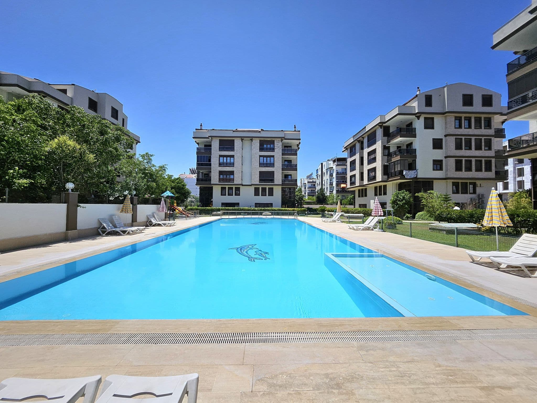 دوبلکس حیاطدار لوکس ۴ خوابه با استخر - 4 اتاق خواب, 4 حمام